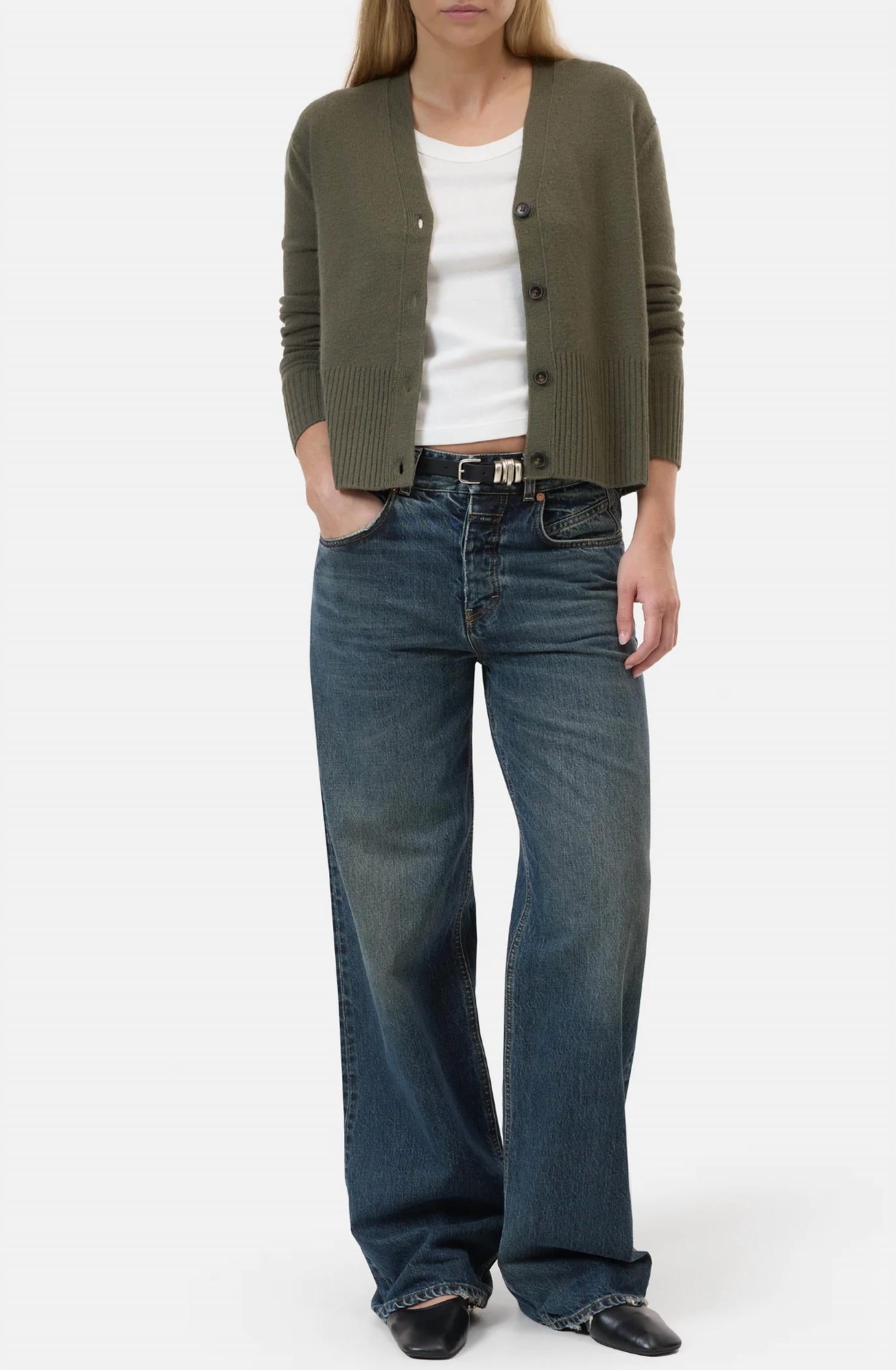 CLOSED The V-neck Sweater in dark green - women's sweater - detail view
