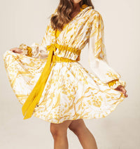 LEAF NECK RUFFLE BLOUSE