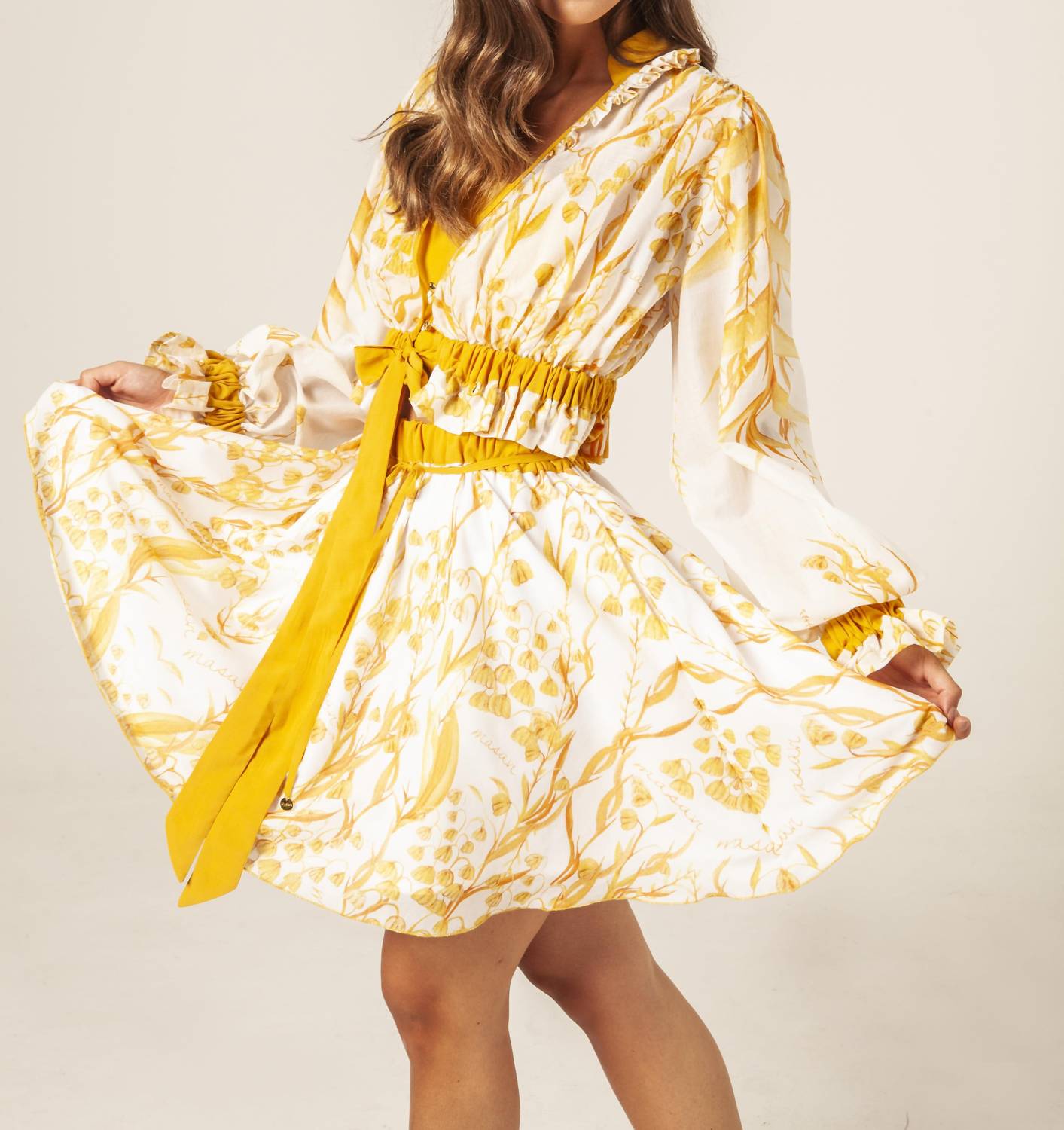 LEAF NECK RUFFLE BLOUSE