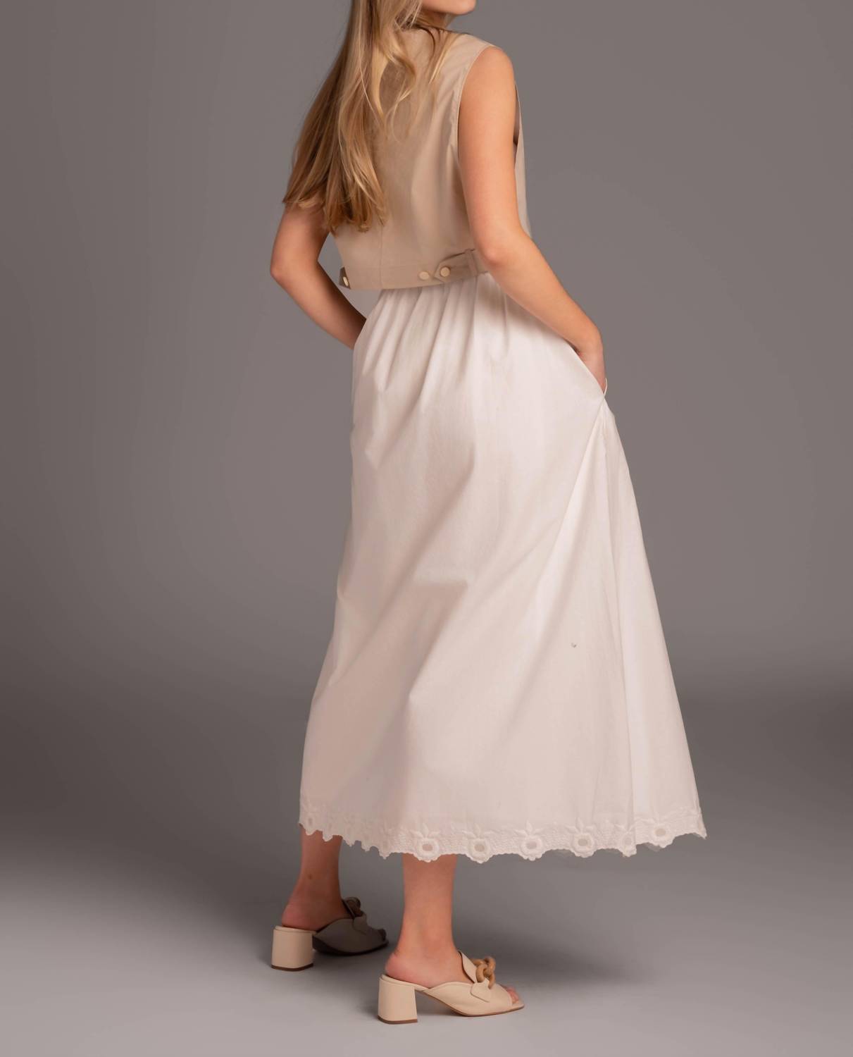 Alysi - Sleeveless Button Up Vest