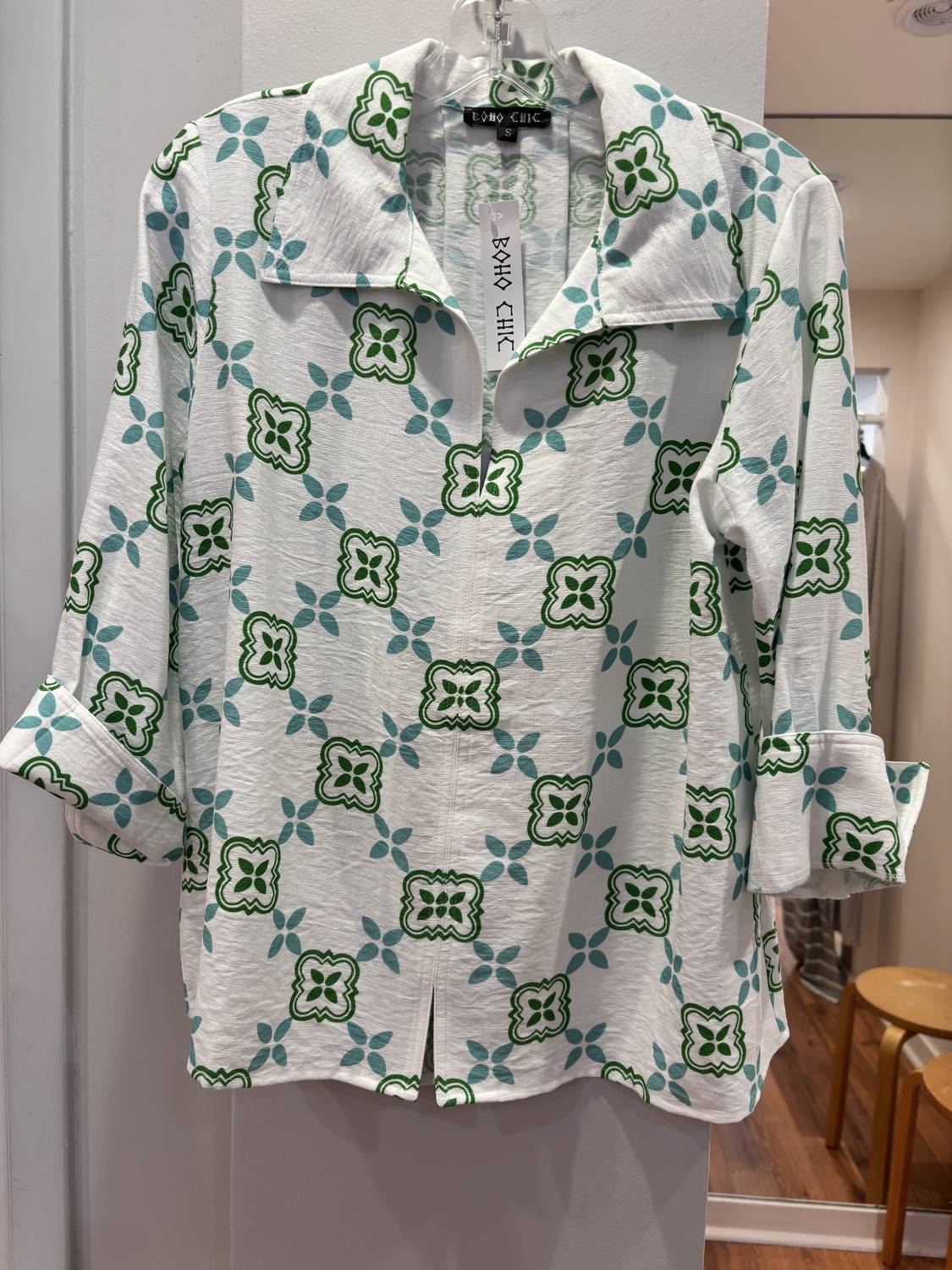 Boho Chic - Women's Pleat back 3/4 sleeve blouse