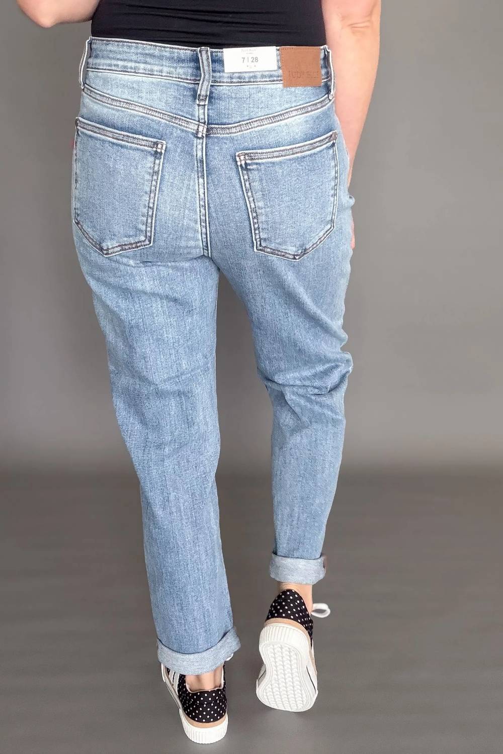 Judy Blue - Trinity Mid Rise Boyfriend Jeans