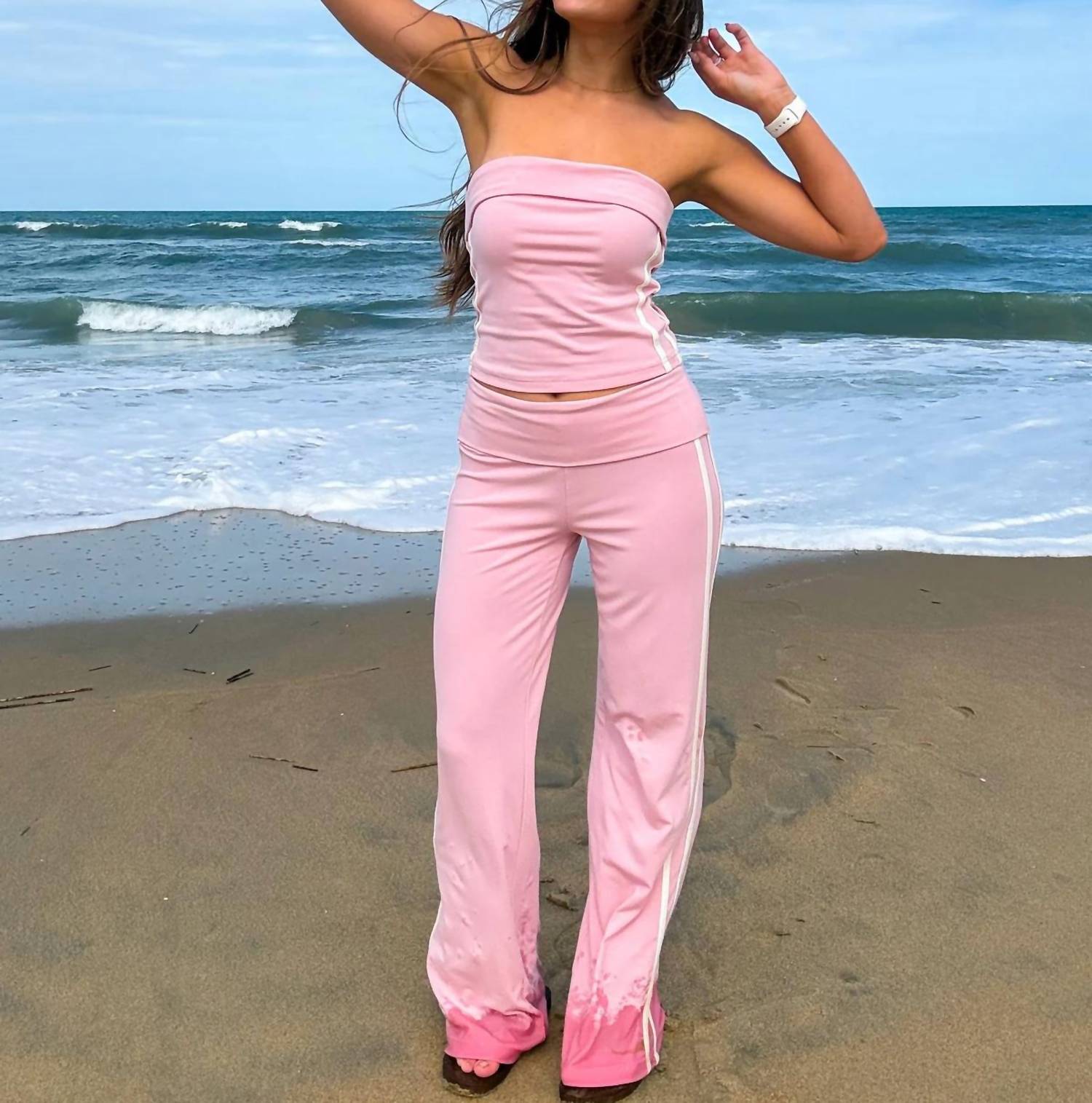 Le Lis - The Vanna Two-piece Lounge Set