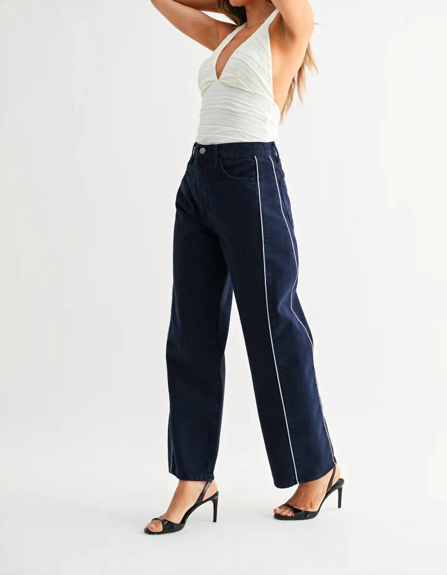 Just Black Denim - Twist Seam Barrel Jeans