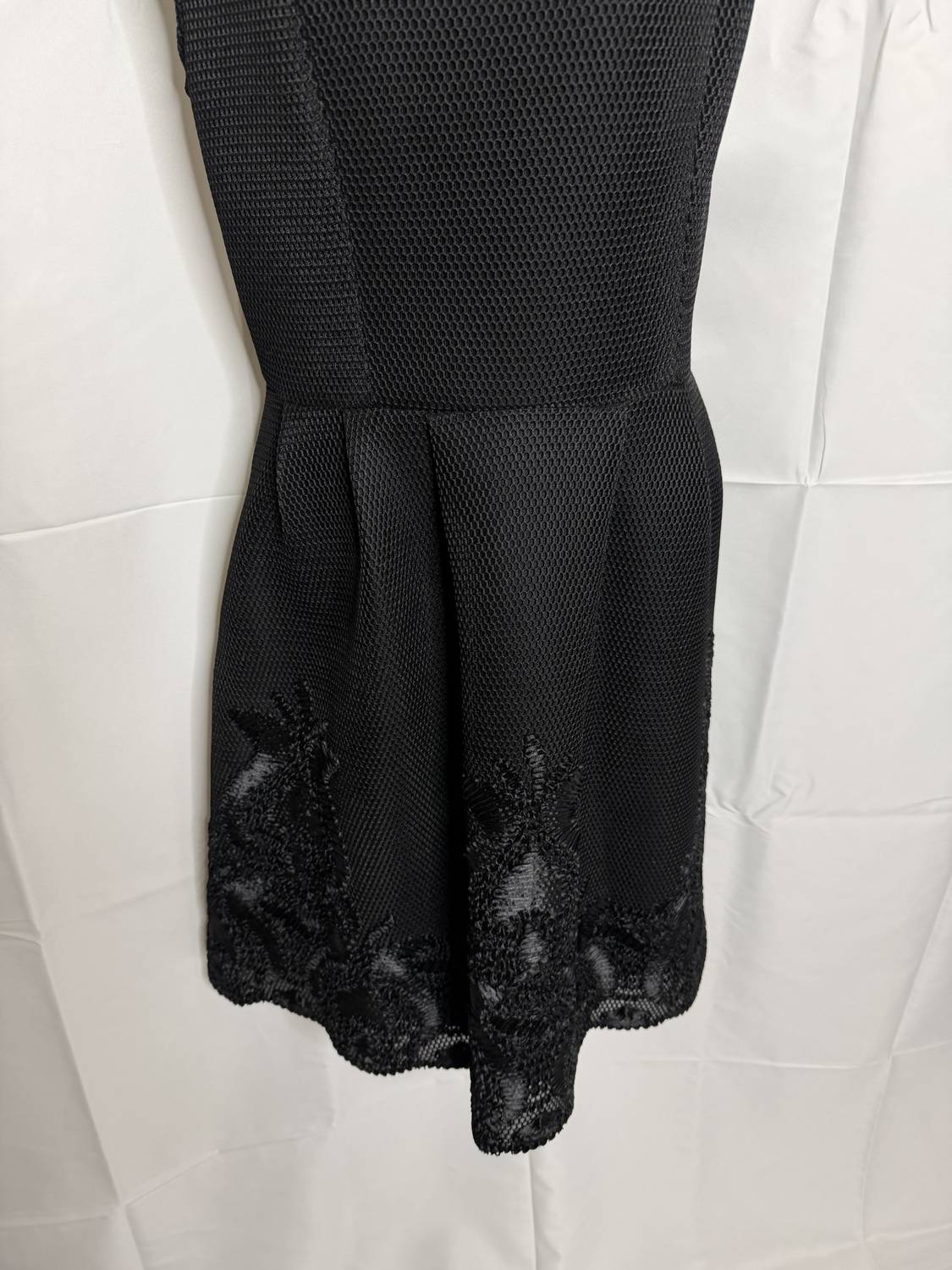 Samuel Dong - Women's Ribbon Floral Sandwith Dress