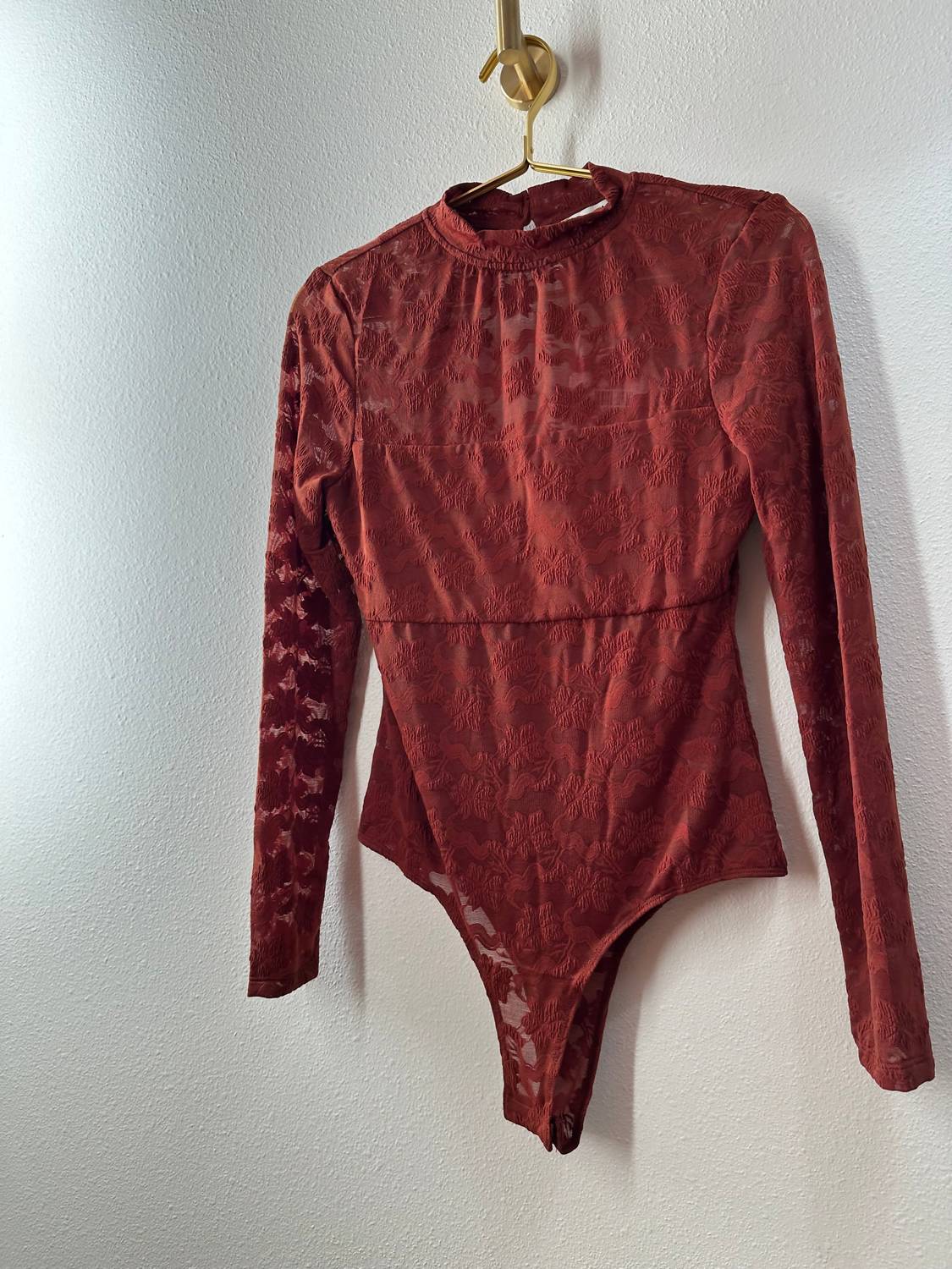 needii Women's Ellie Lace Bodysuit in red - women's shirt