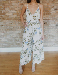 Epretty - White Floral Jumpsuit With Leg Slits