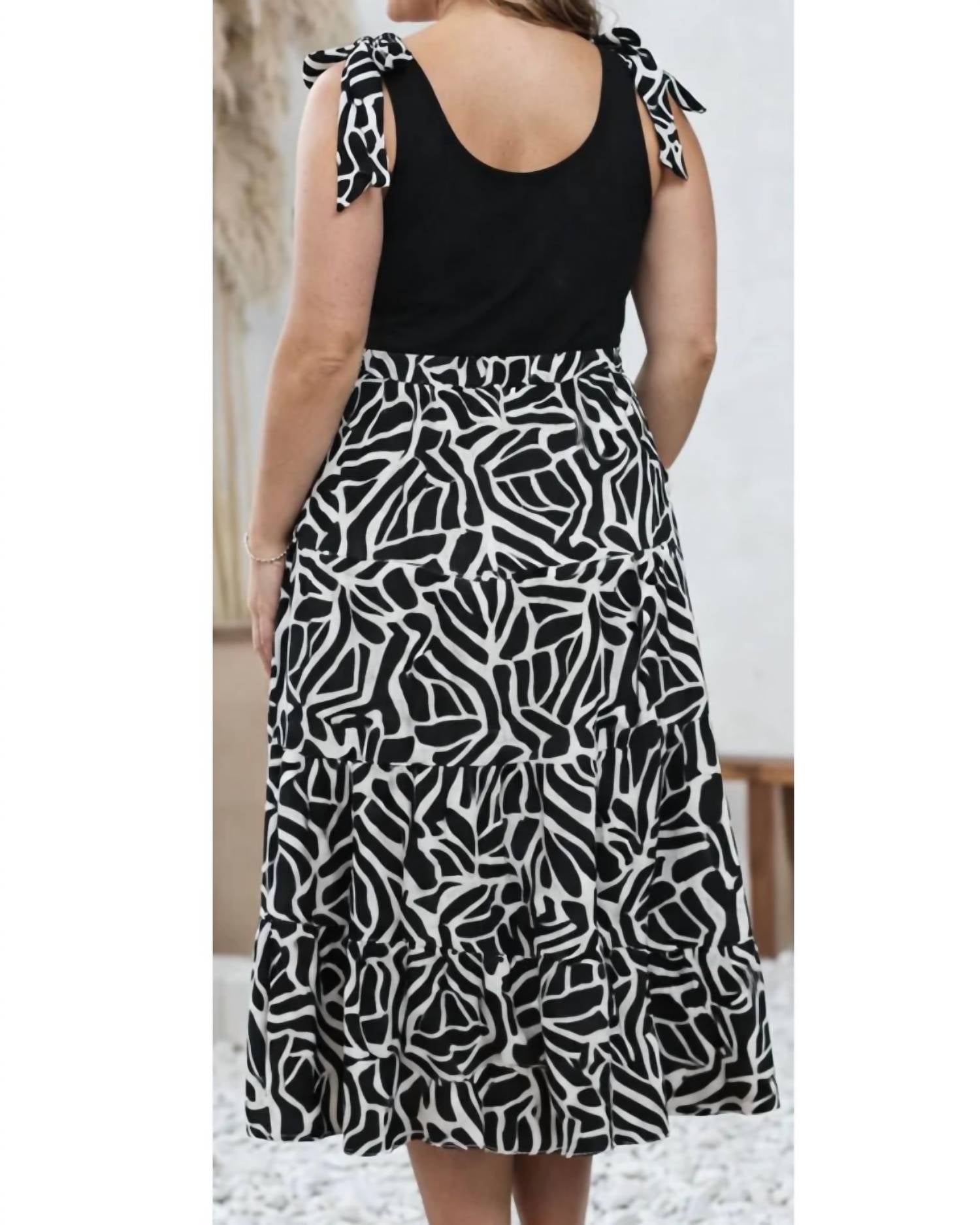Hailey & Co - Midnight Garden Dress - Plus