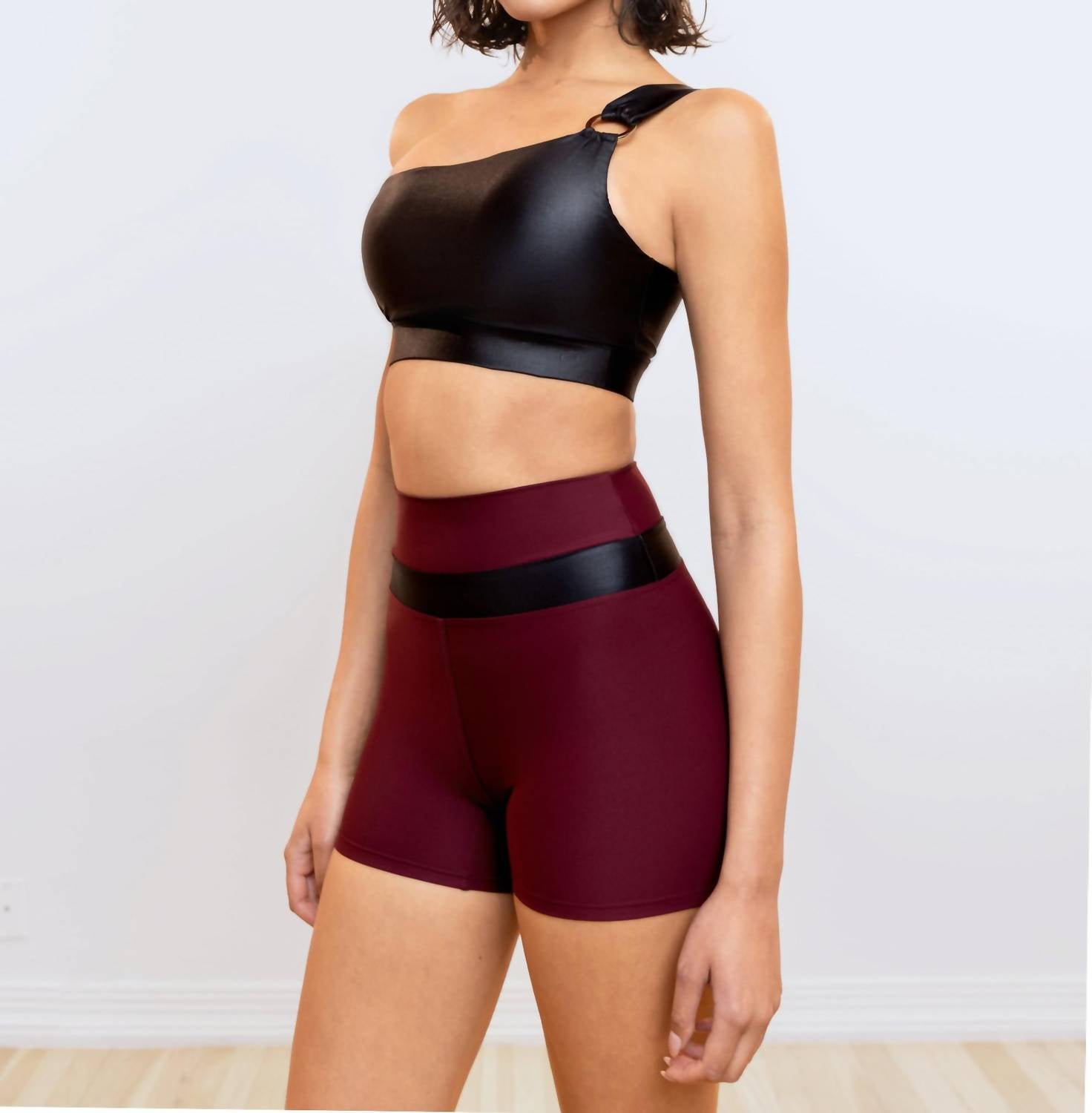 HEROINE SPORT O-bra One-shoulder Sports Bra in black - women's intimate - alternate view