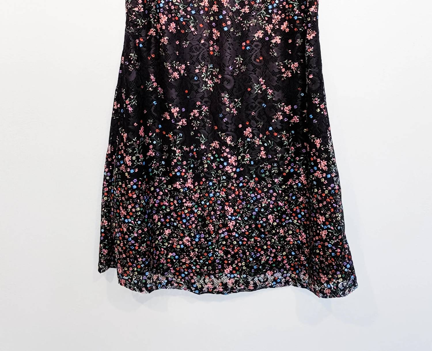 Papillon - Sleeveless Lace Shift Dress