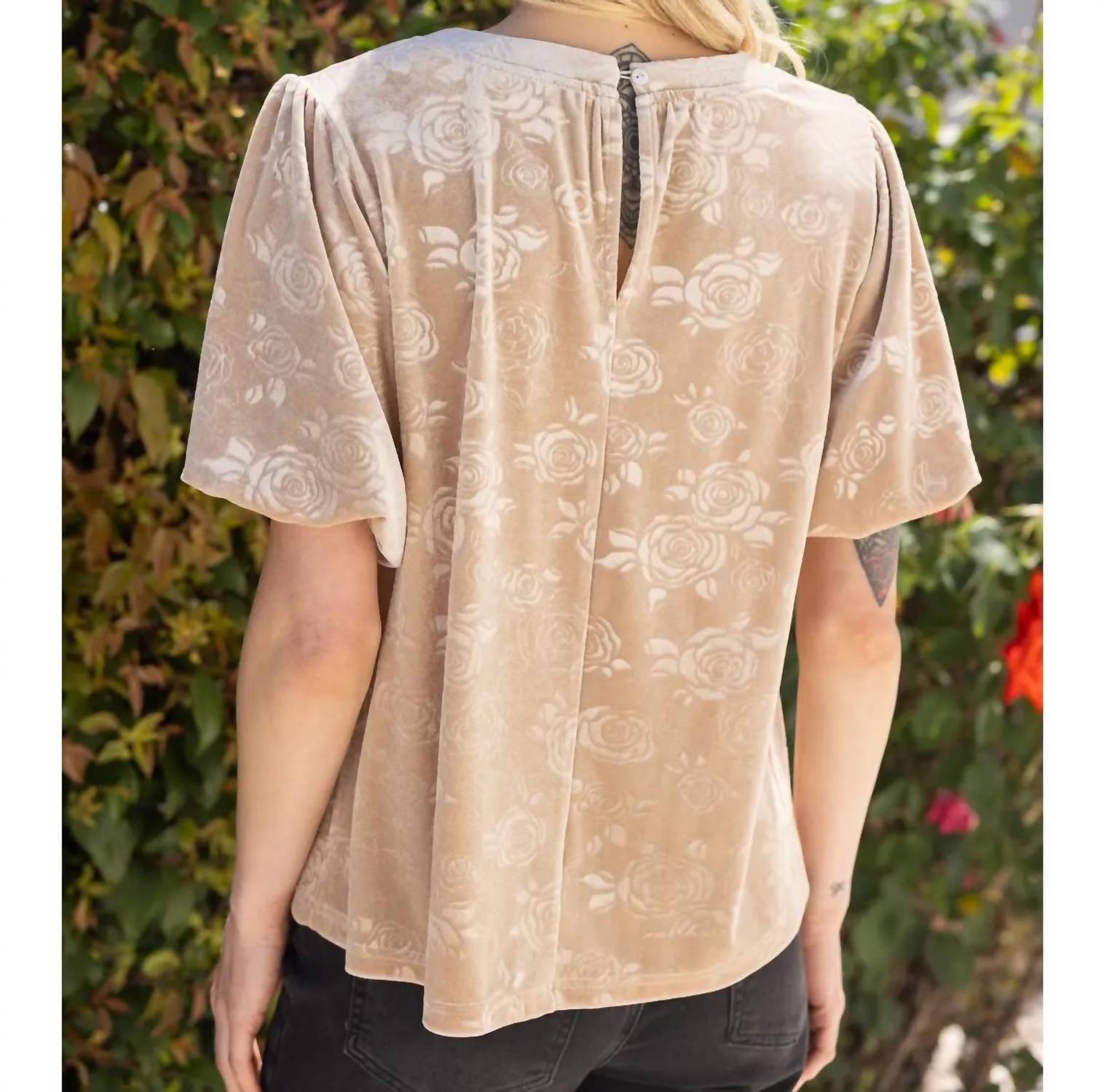 Voy - Textured Puff Sleeve Velvet Top