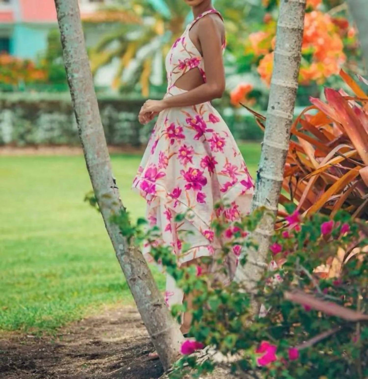 Latiste - Halter Neck Dress
