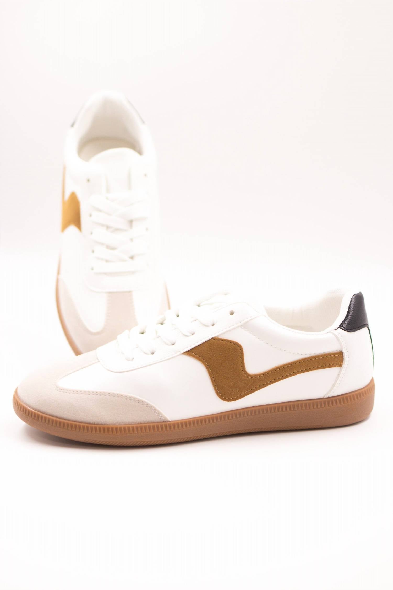 Outwoods Women's Espresso And Go Sneaker in beige - women's sneaker - detail view