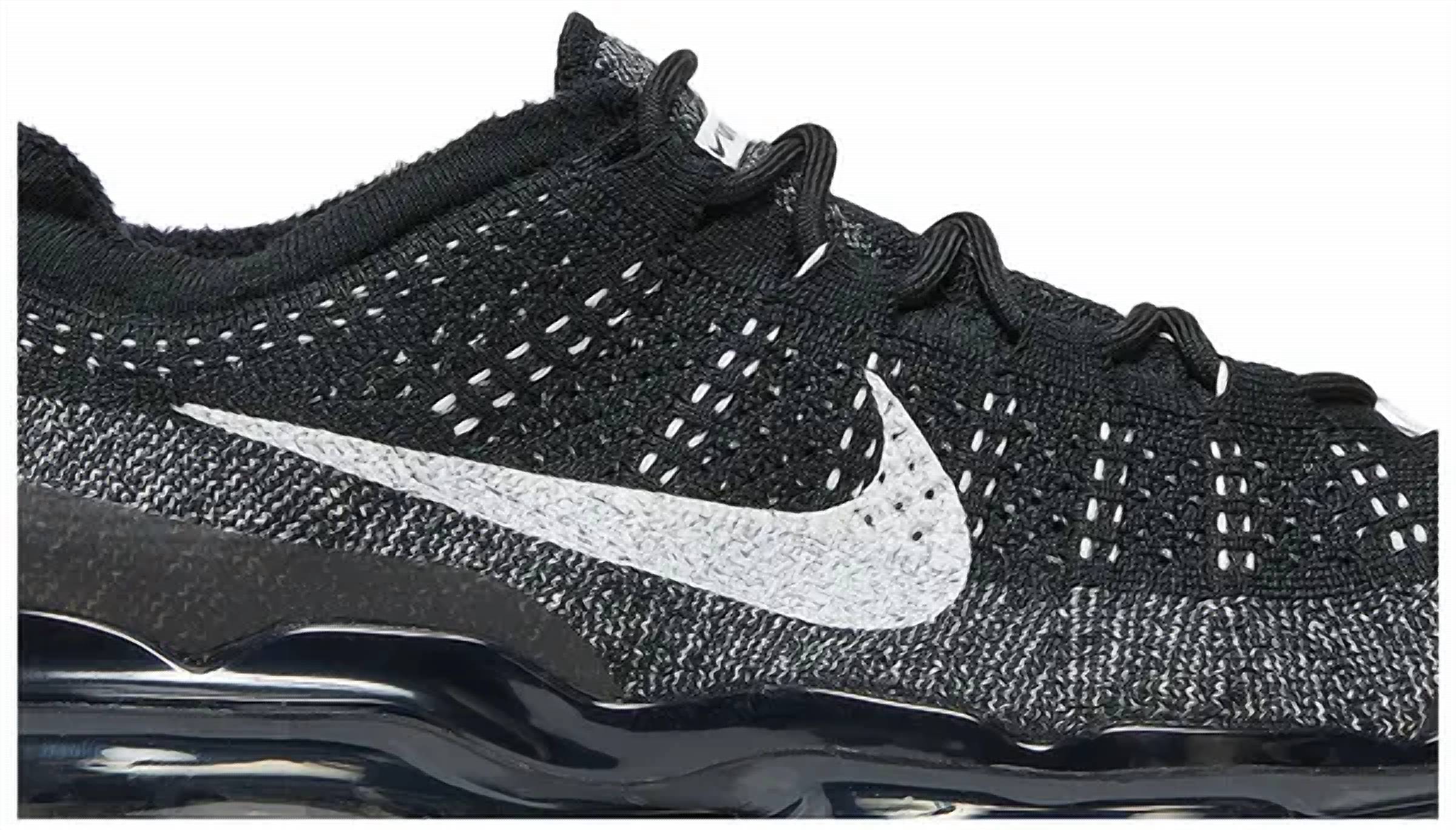 NIKE Men's Air VaporMax 2023 Flyknit Shoe in black white - men's sneaker - detail view