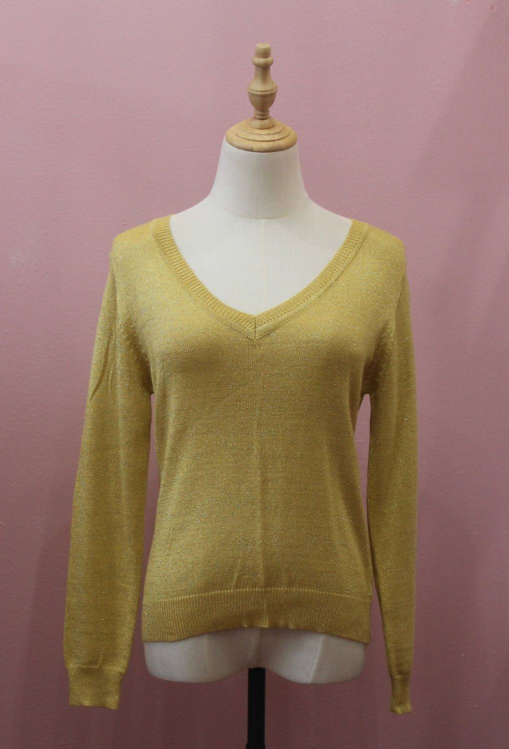 CHOKLATE PARIS Women's Lurex V-neck Sweater in gold - women's sweater