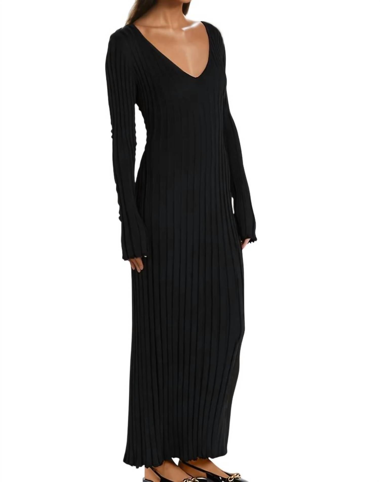 Sweetkama - Eslen Long-Sleeve Wide Rib Knit Maxi Dress