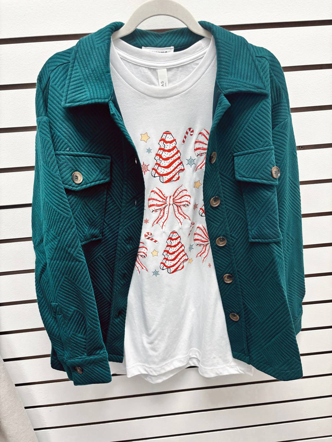 Bella + Canvas - Women's Christmas Cakes & Bows Tee