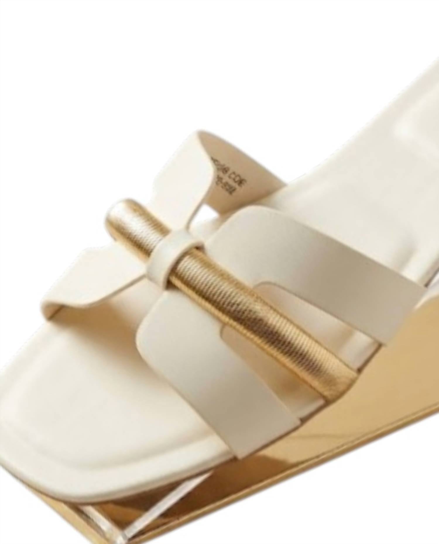 Bamboo - Women's Lux Day Out Sandal