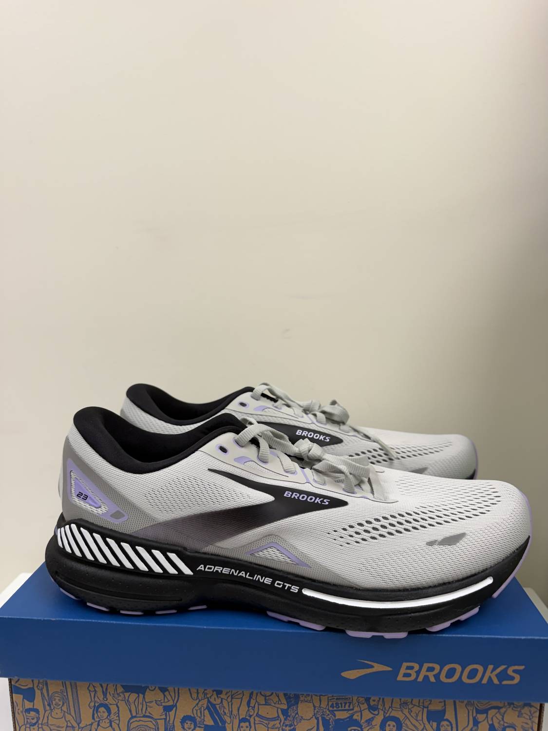 Brooks - Women's Adrenaline GTS 23 Runnng Shoe