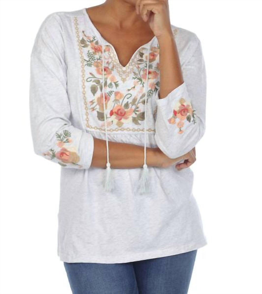 Paparazzi - Knit Embroidered Pull-Over Shirt