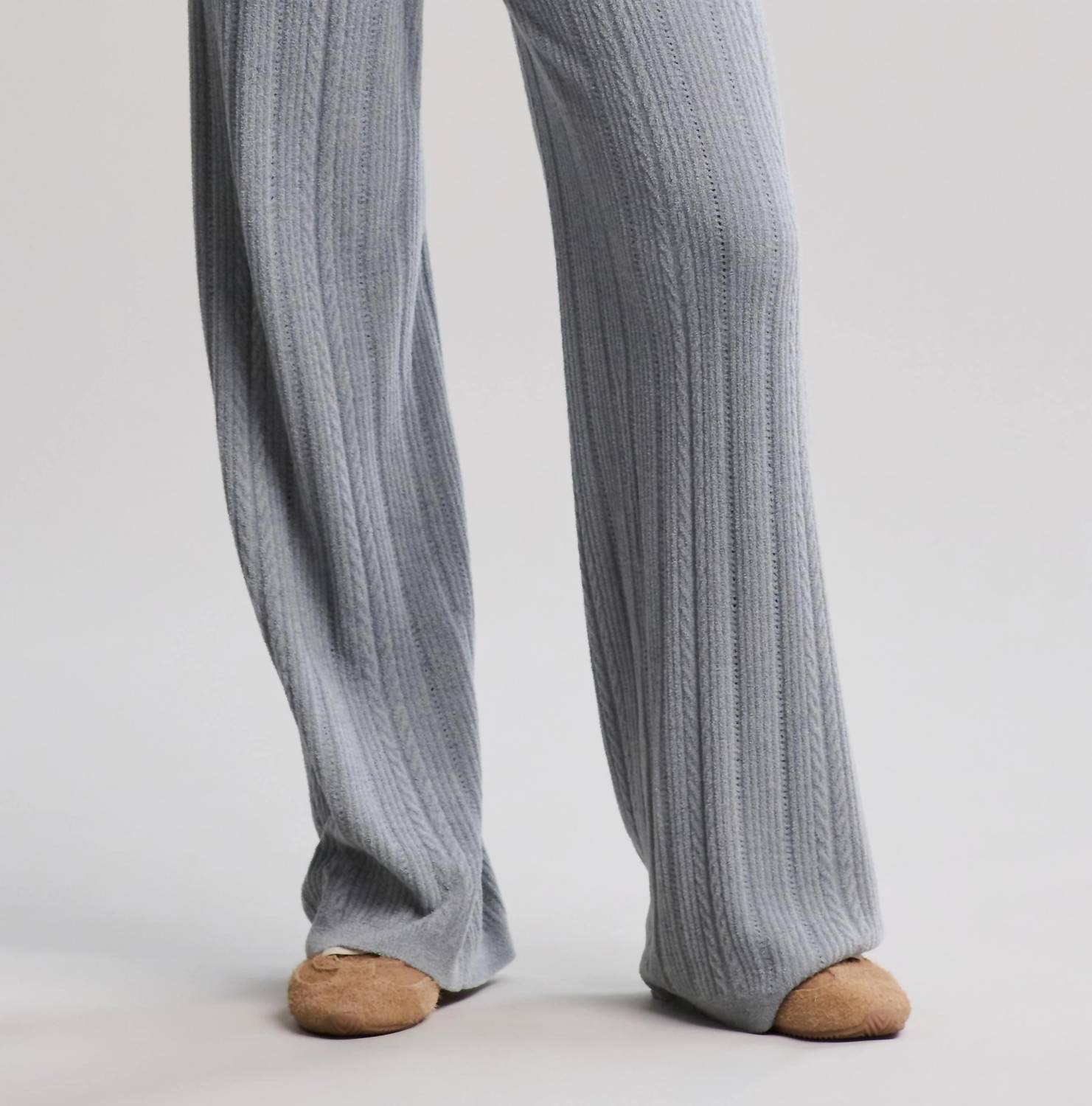 BAREFOOT DREAMS Cable Knit Ankle Pant in moonbeam - women's pants