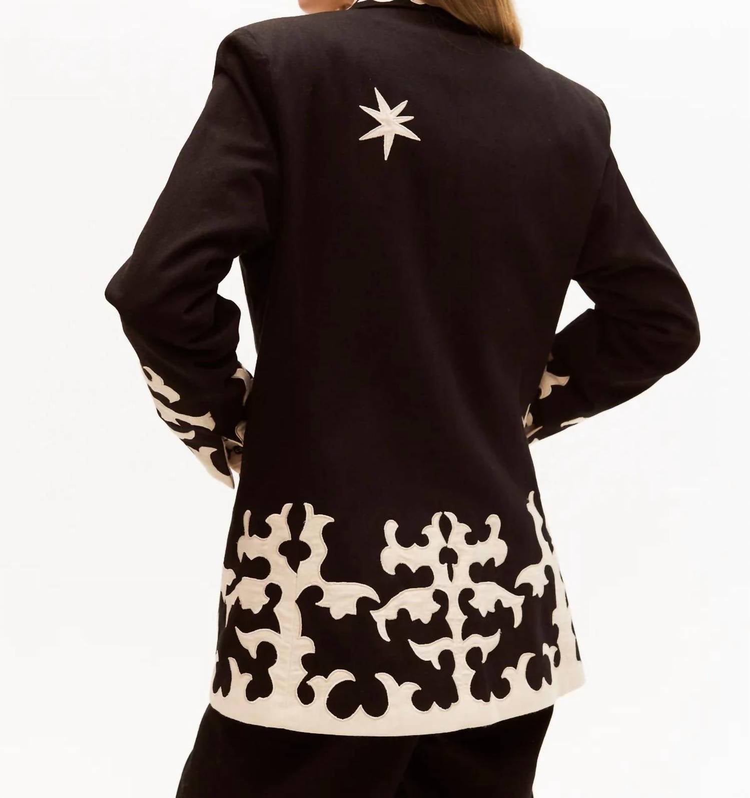 Carolina K - Mama Blazer