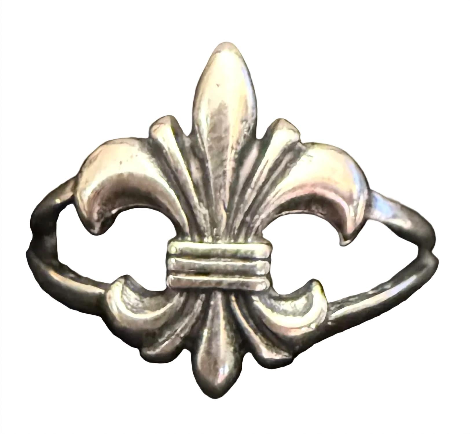 Madison - Women's Fleur De Lis Medium Sterling Ring