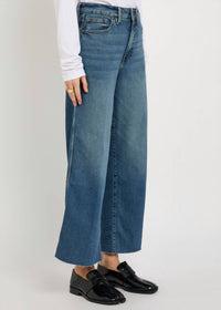 GOOD AMERICAN Good Skate Crop Jeans in indigo1139 - women's jeans - alternate view