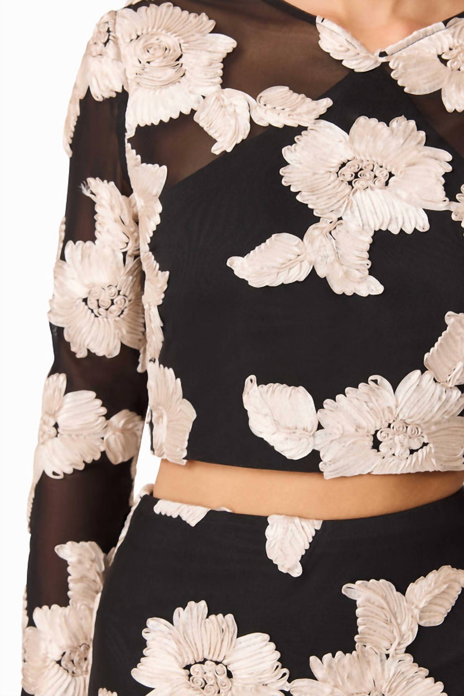 Elliatt - Margaux Long Sleeve Top