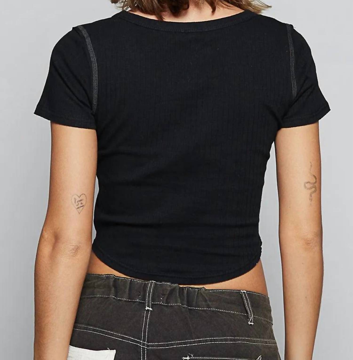 Pol - Contrast Stitching Round Neck Crop T-shirt