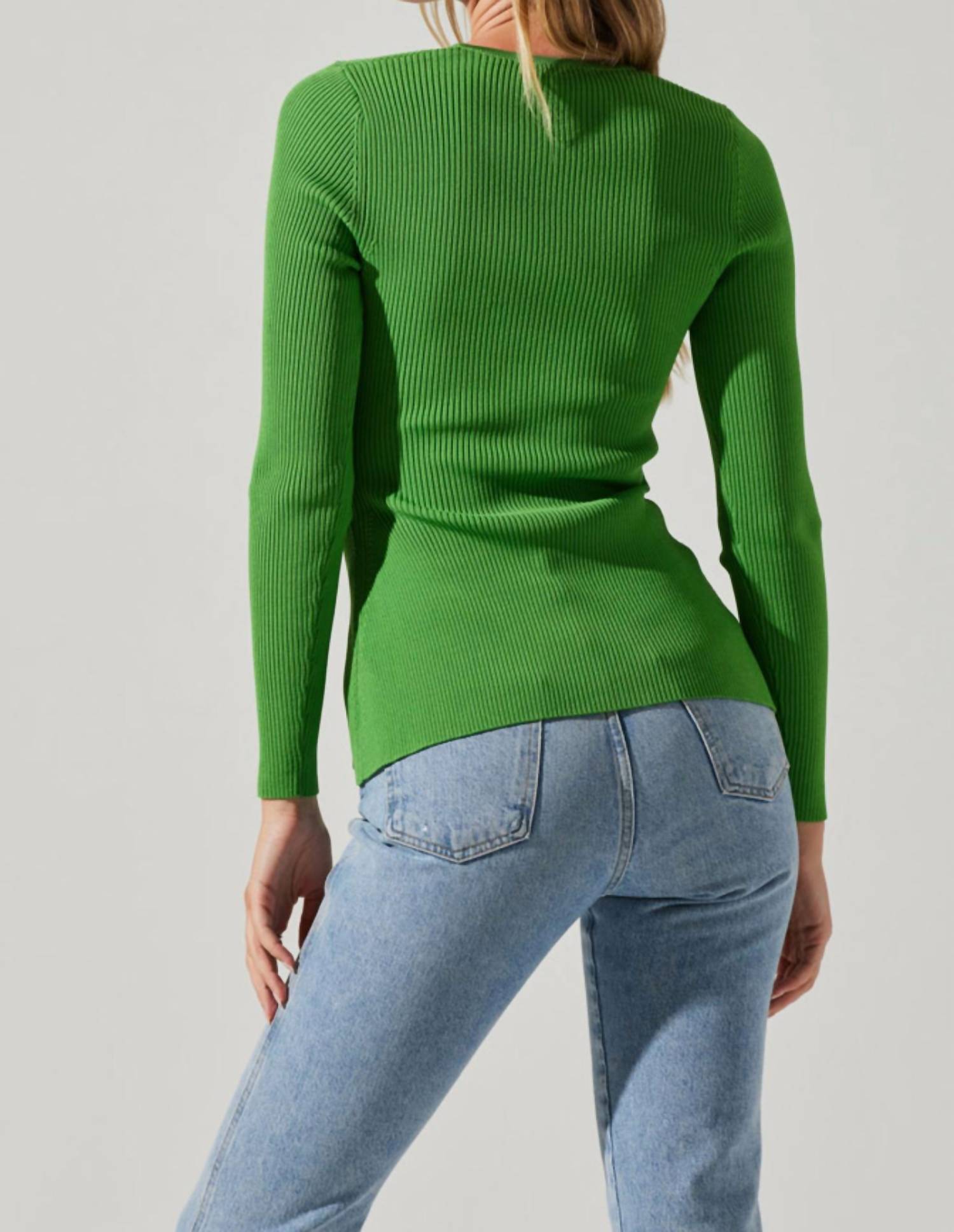 Astr - Ansen V-neck Sweater