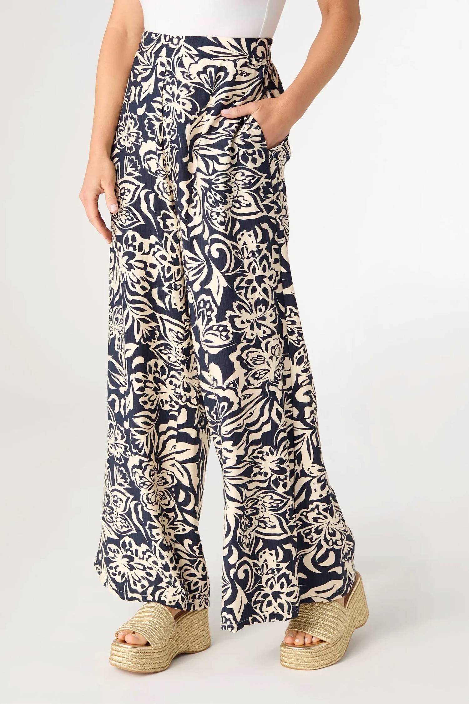 Coco + Carmen - Dinara Flowy Pant With Cinched Waist