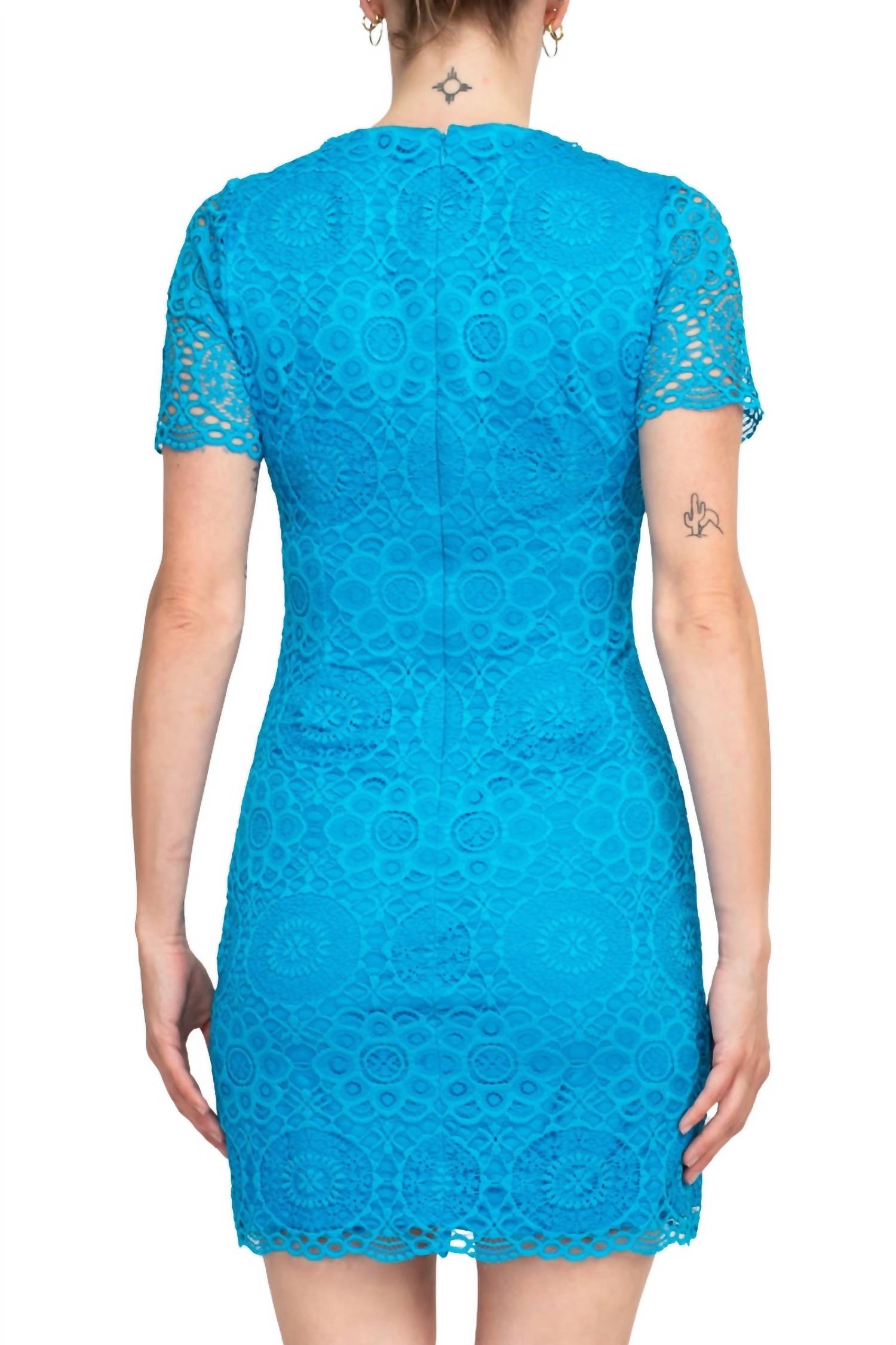 Laundry By Shelli Segal - Crew Neck Shift Lace Dress
