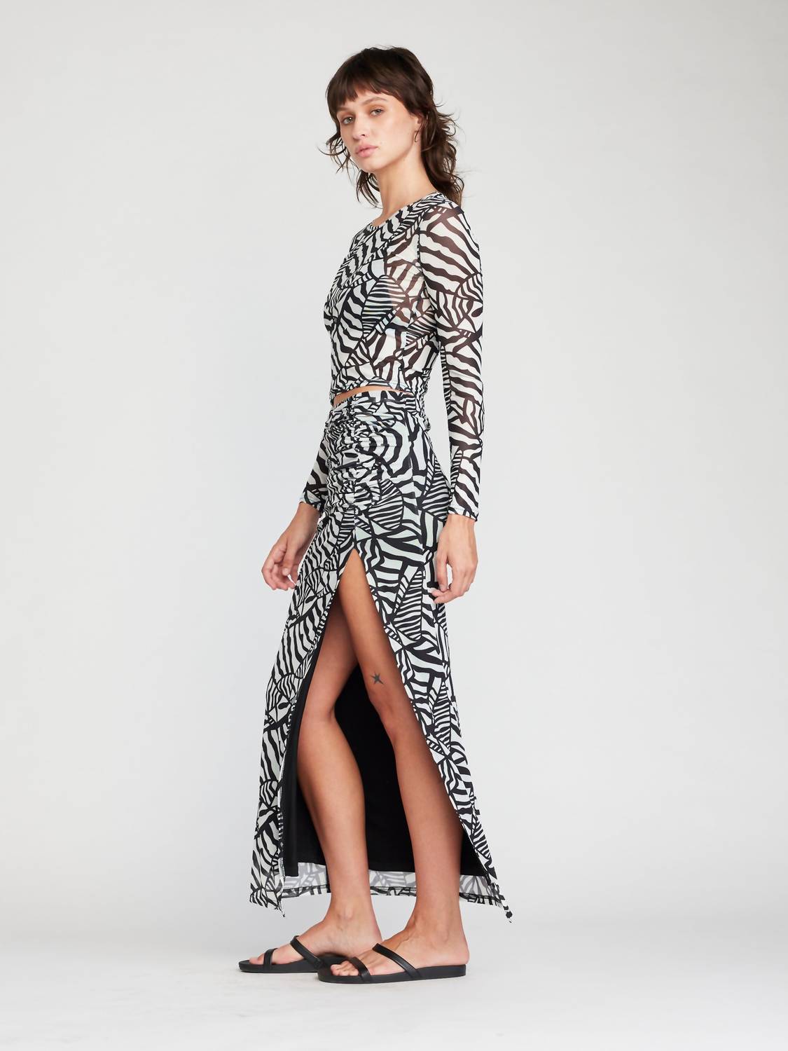 Self Contrast - Bay Ruched Midi Skirt