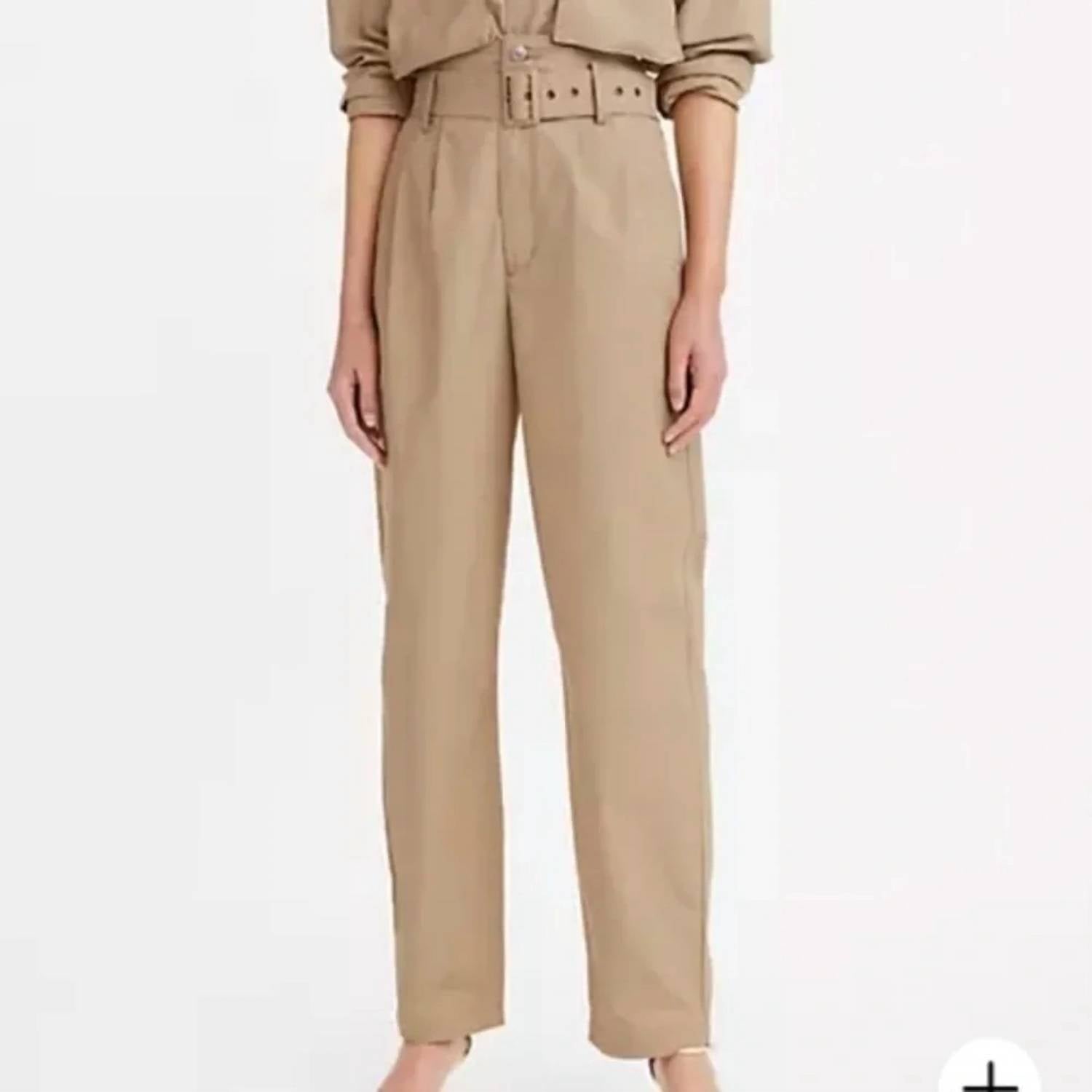 Levi'S - Women's Tailored High Loose Taper Pants