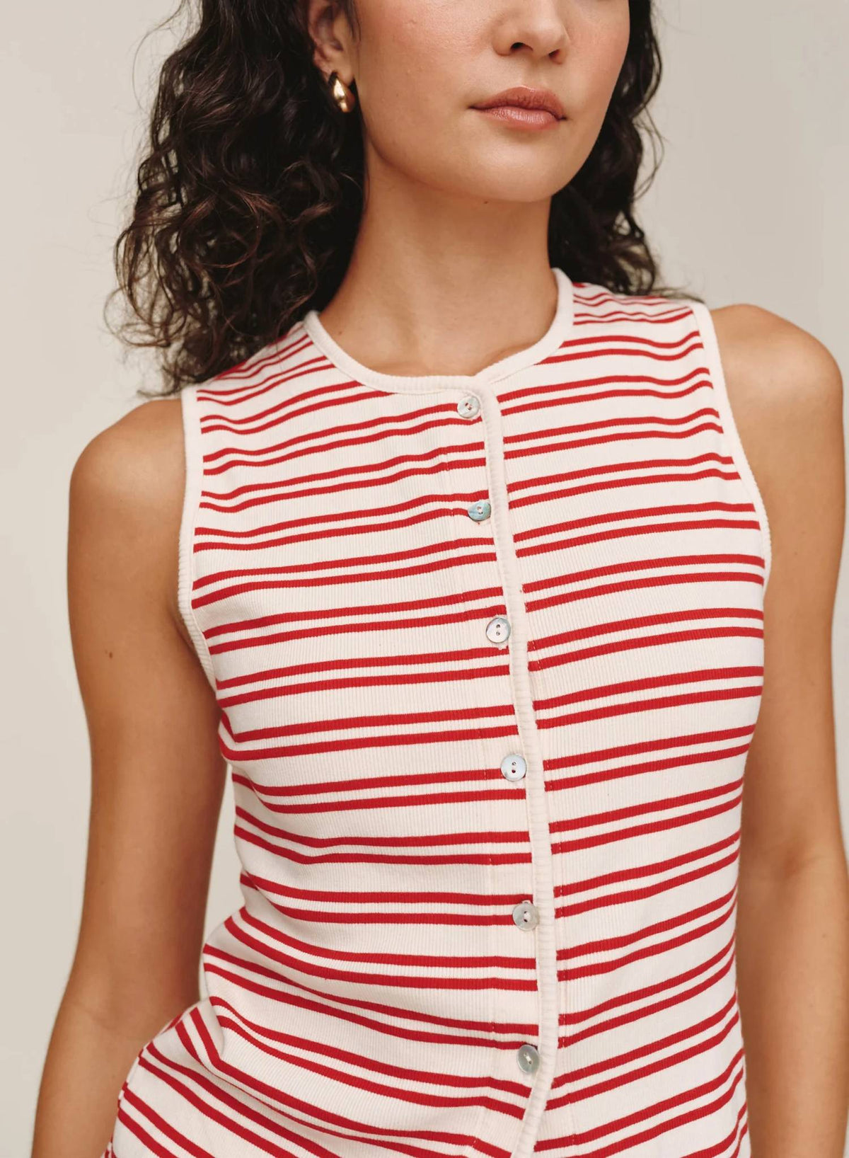 Bella Dahl - Sleeveless Fitted Button Down Top