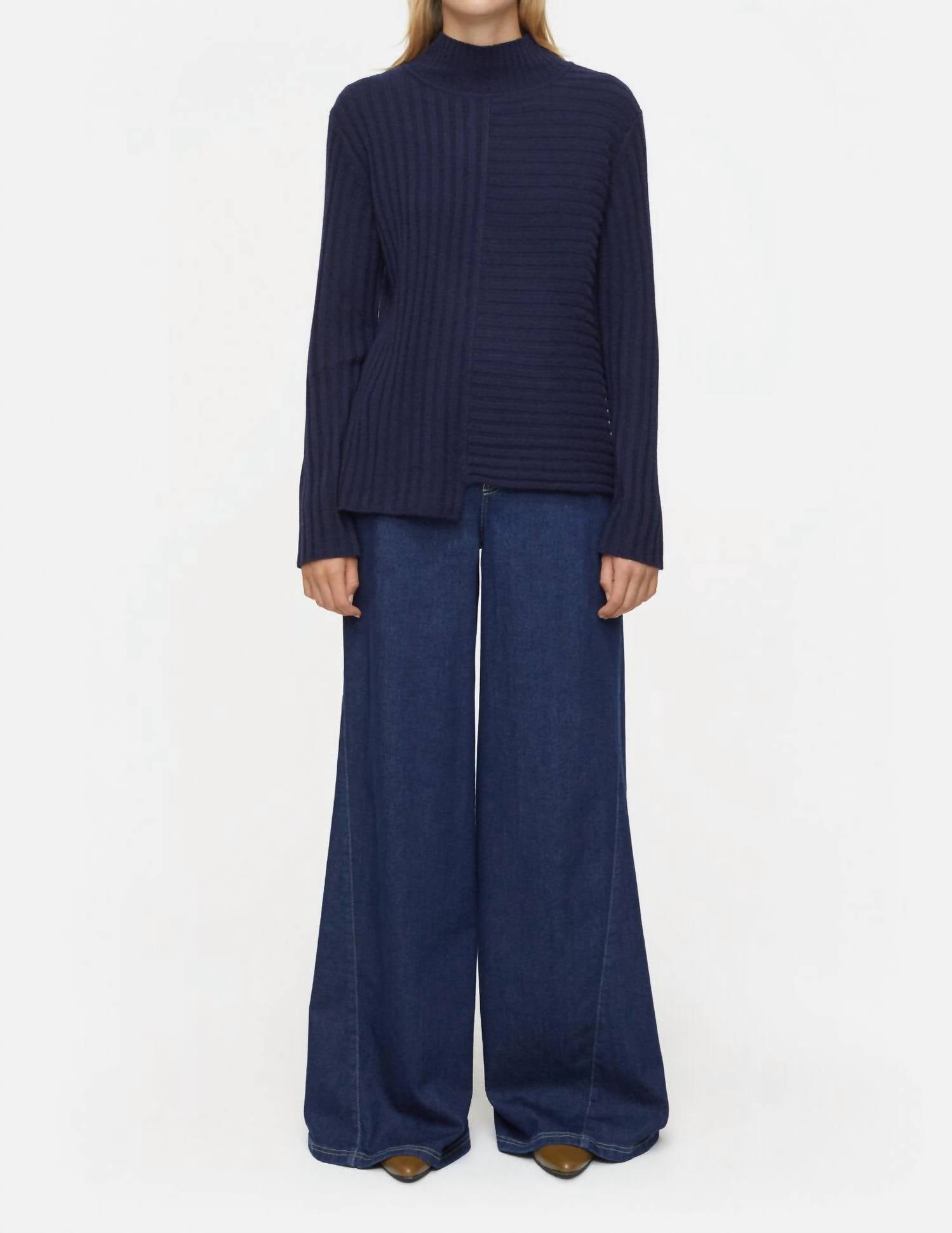 Closed - Turtle Neck Pullover