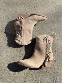 STEVE MADDEN Women's Suede Wolfer-f Fringe Western Bootie in tan - women's shoe - view 4