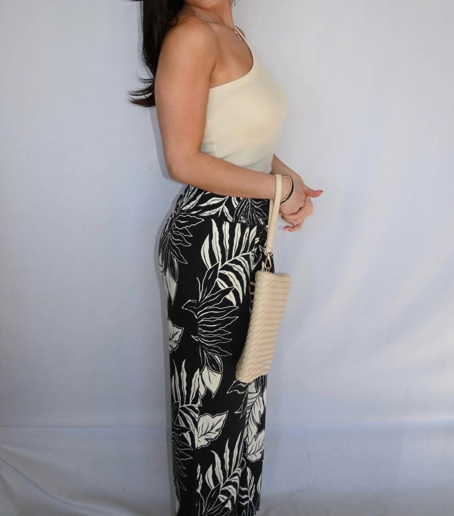 A.Ren - Chic Asymmetry Ribbed One Shoulder Top