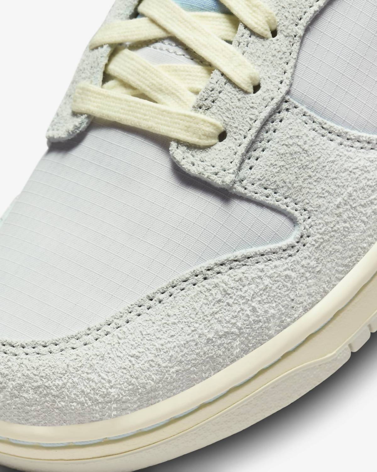 Nike - Men's Dunk Low Retro Se Sneakers