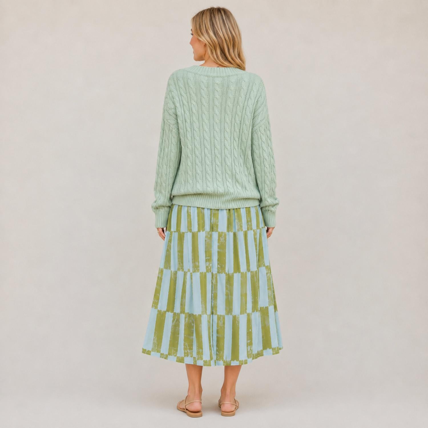 Livro - Cable Crewneck Sweater