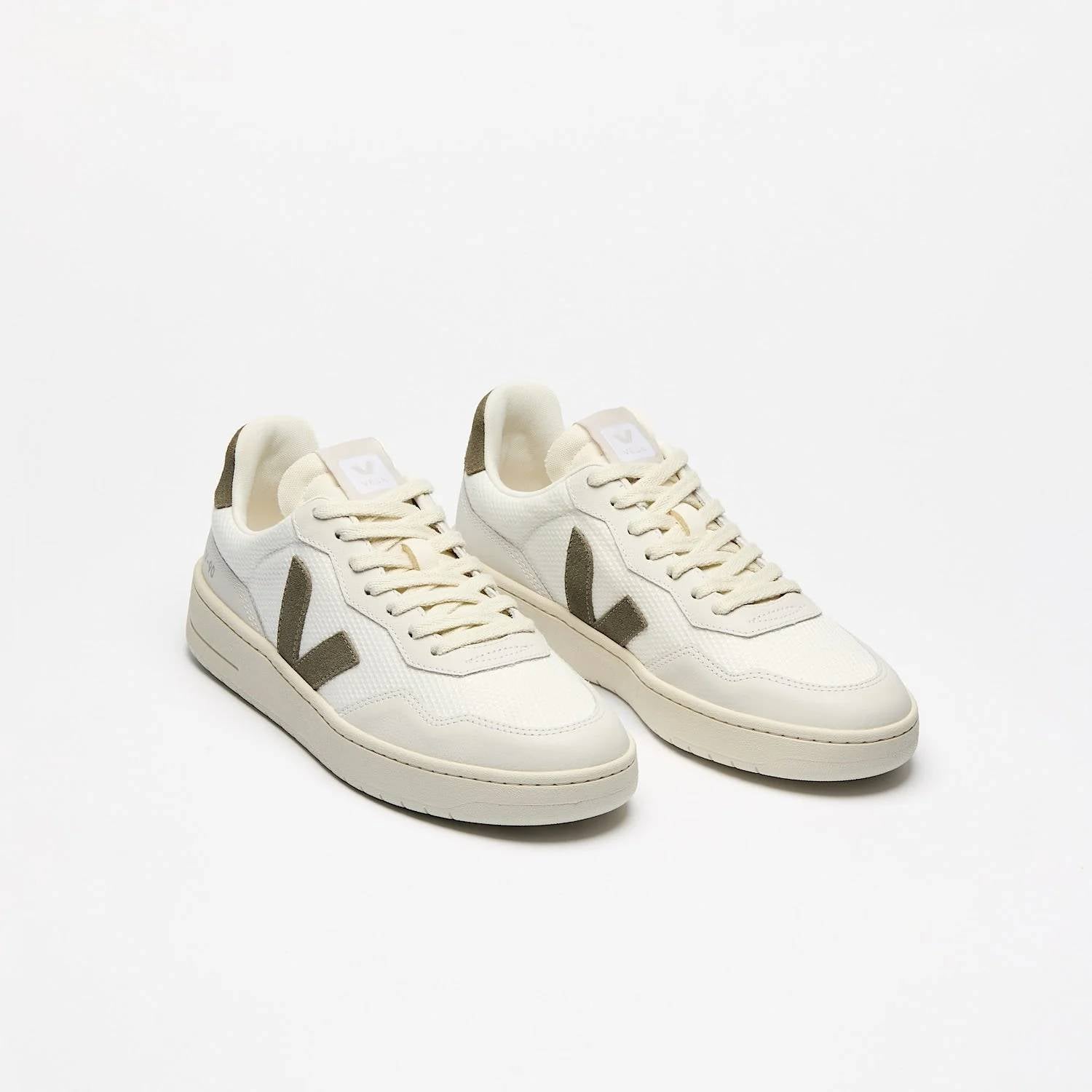 Veja - Unisex V-90 B-mesh Sneakers