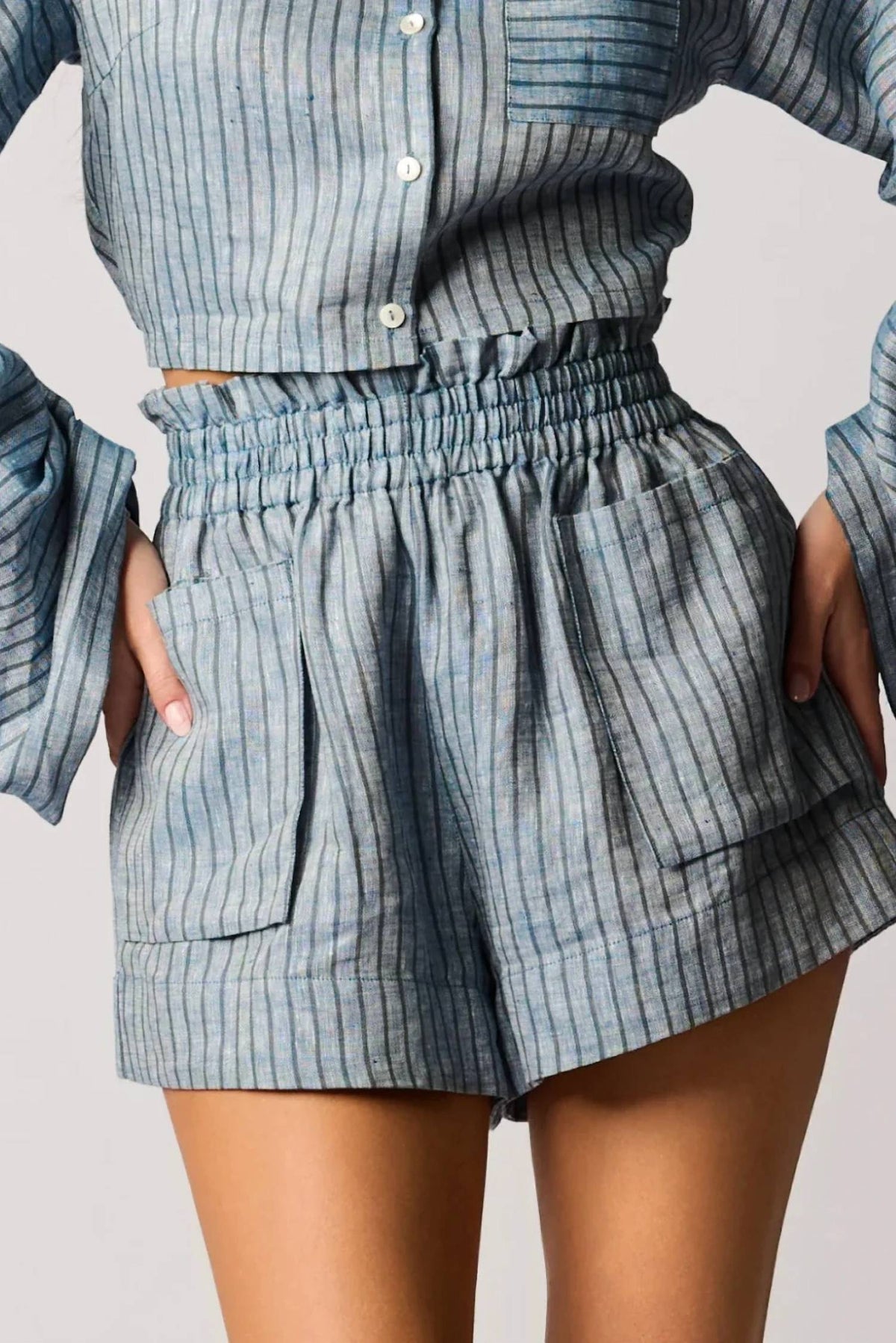 Hevron - Mira Short