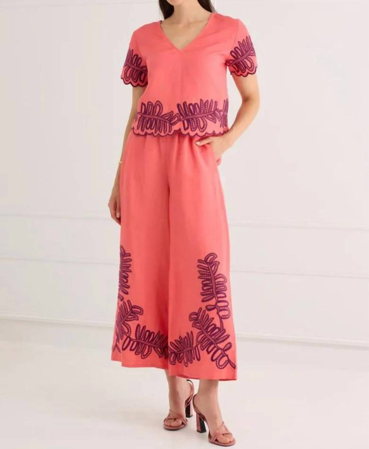 Alivia - Palm Embroidered Top