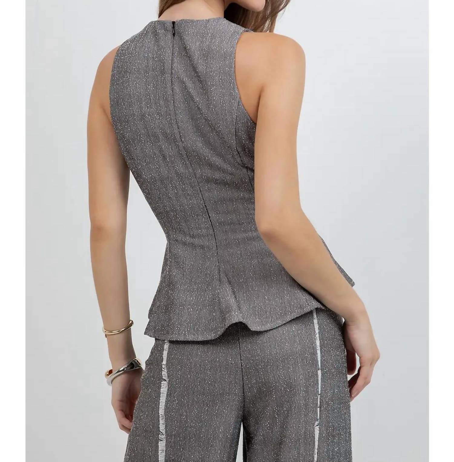 Whiteroom+Cactus - Fray Edge Detailed Asymmetrical Sleeveless Top