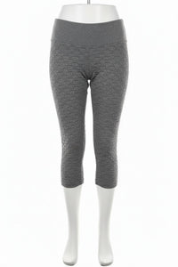 BBrazil Clothing Basket Weave Jacquard Capri Leggings in heather grey - women's pants - detail view