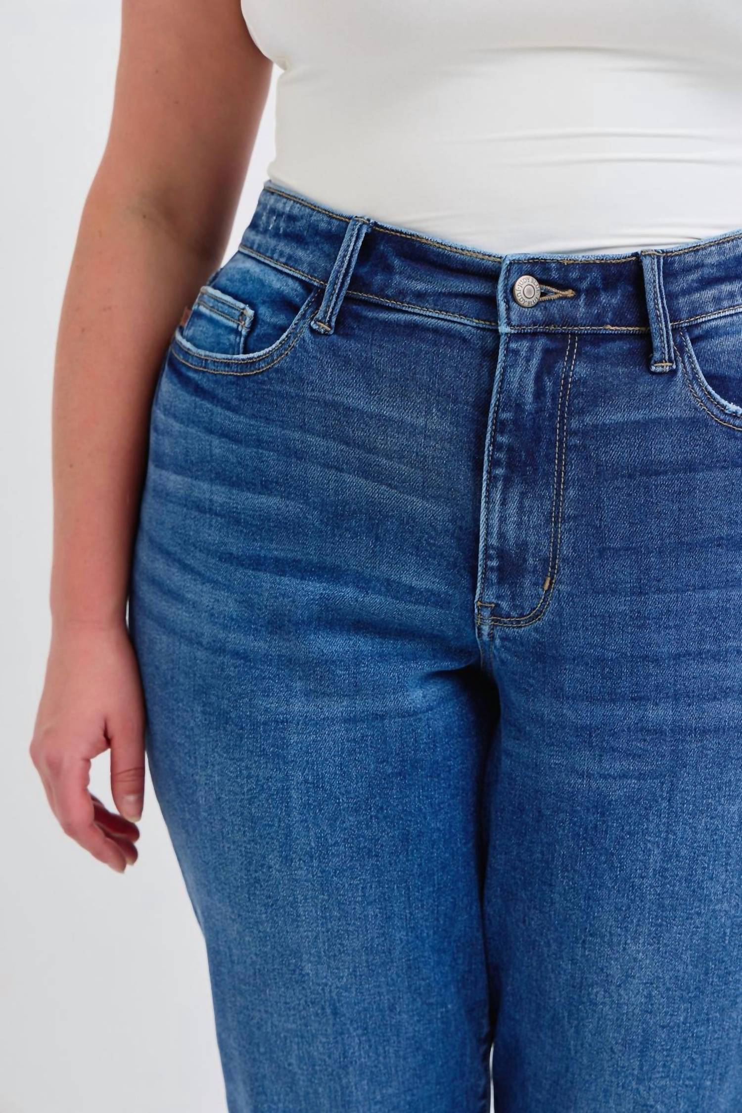 Judy Blue - Mid Rise Boyfriend Jeans With Cuff