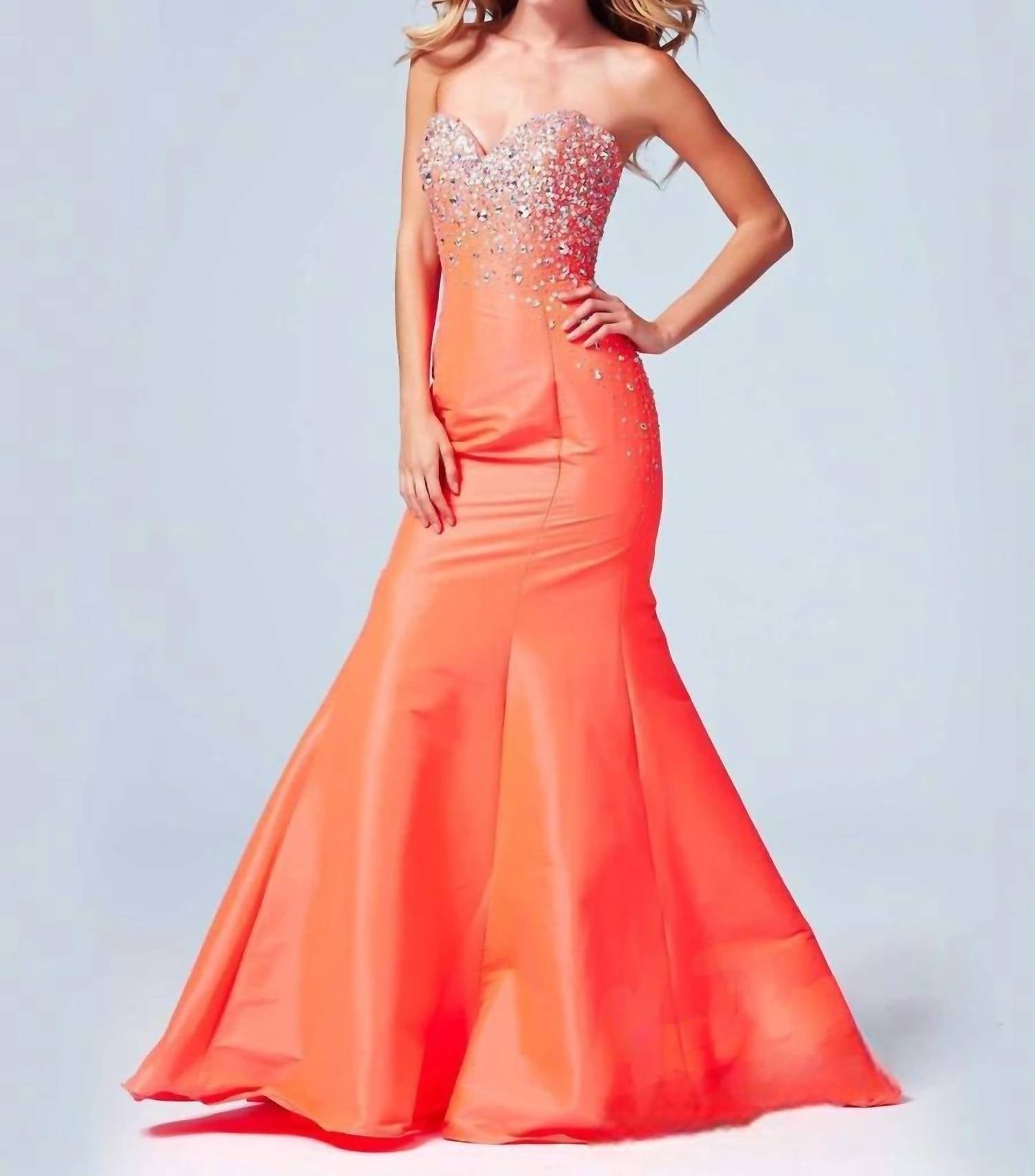 Mac Duggal - Lace-Up Back Formal Dress