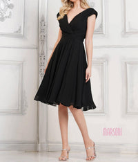 Marsoni By Colors - Knee Length V-neck Chiffon Dress