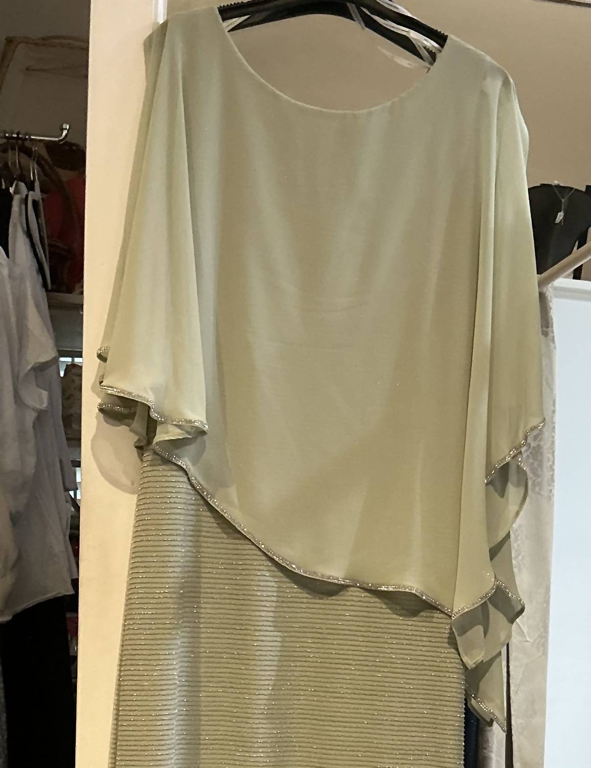 Frank Lyman - Women's Cape Gown